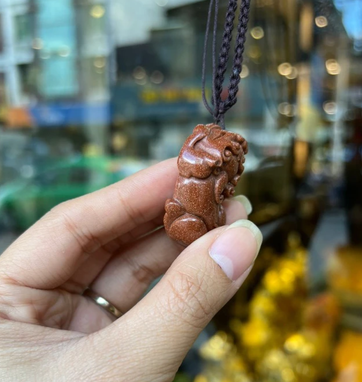 Tỳ Hưu Đá Kim Sa 4 × 2.3 × 1cm - Hình ảnh 2