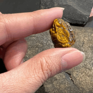 Rùa Đầu Rồng Đá Mắt Mèo 2 × 0.6 × 1.5cm